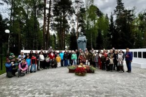 Жители 21 посёлка у мемориала в День Победы 9 мая 2026 года